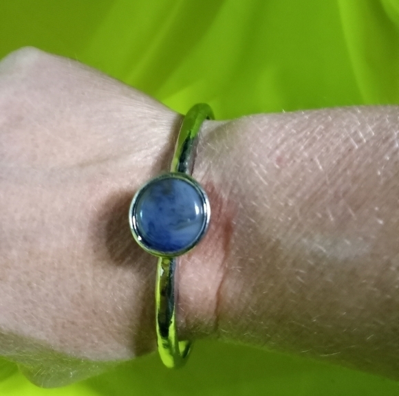 Silvertone bluish Grey stone Bangle bracelet - Picture 1 of 4
